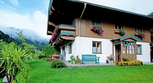 Апартаменты с балконом Apartment in Viehhofen Near Ski Lifts