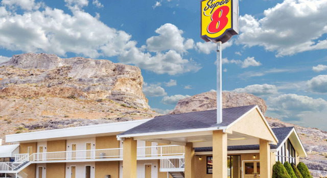 Super 8 by Wyndham Wendover, Buchen Sie Gasthaus Hotels in Utah mit Parkplatz, Parkplätze