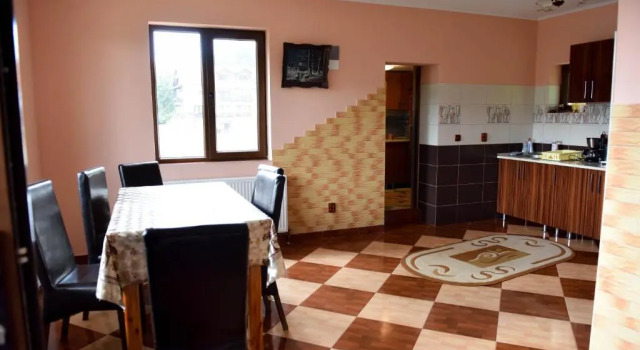 Коттедж с 3 комнатами Casa Edy