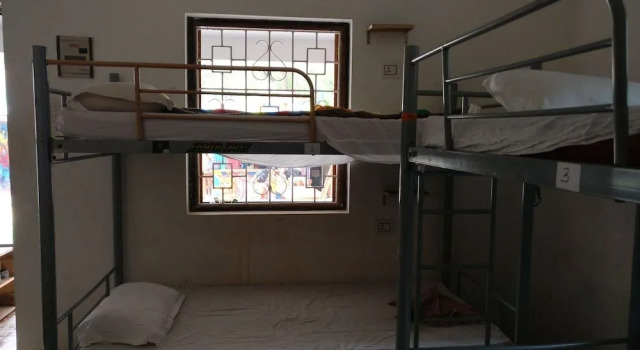 Pappi Chulo Hostel, Book Hostel / Vandrerhjem Hoteller i Vagator med morgenmad, Morgenmad