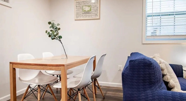 Fantastic Falls Church Home Base for DC Area Travel, Забронировать Отель Арлингтон 