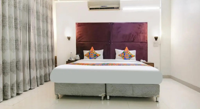 Номер Deluxe Fabhotel Rivlet Inn