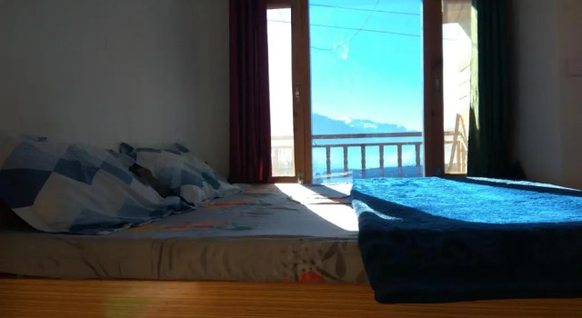 Sunface Homestay, Забронировать Отель Отели Манали с завтраком, Завтраки