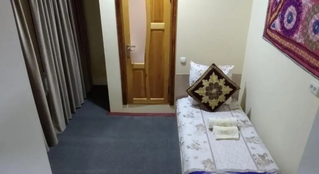 Camera tripla Standard Samarqand Standart