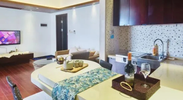 Люкс с 3 комнатами с видом на море Qionghai Yifang Apartment