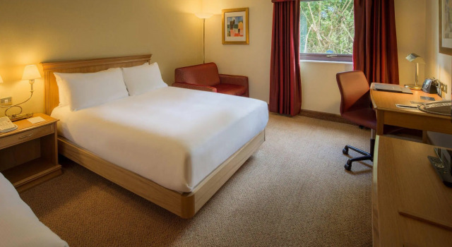 Семейный номер Standard Delta Hotels by Marriott Warwick