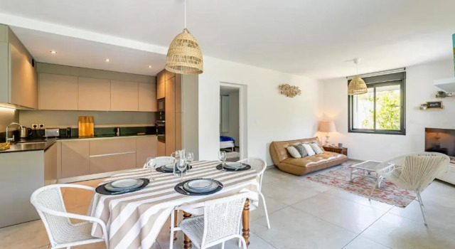 Апартаменты Le Clos - appartement Cassis, jardin 120m2, 2 places parking proche center et mer
