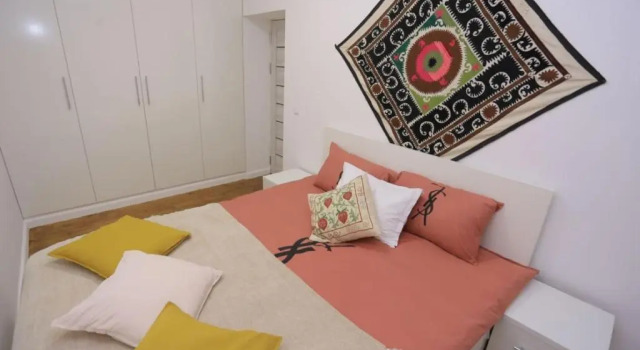 Апартаменты Newly Renovated Modern 2 Bed Apt Near Gur-e-Amir