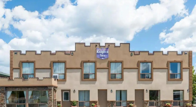 Borden Inn & Suites