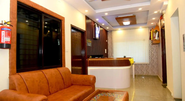 Hotel Aradhya Inn Deralakatte, Prenota Hotel Ullal Karnataka