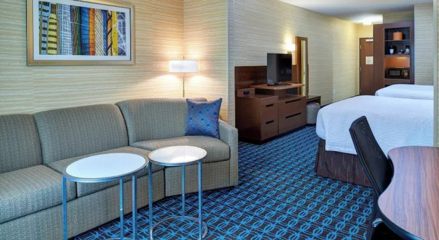 Люкс Fairfield Inn & Suites by Marriott Detroit Troy