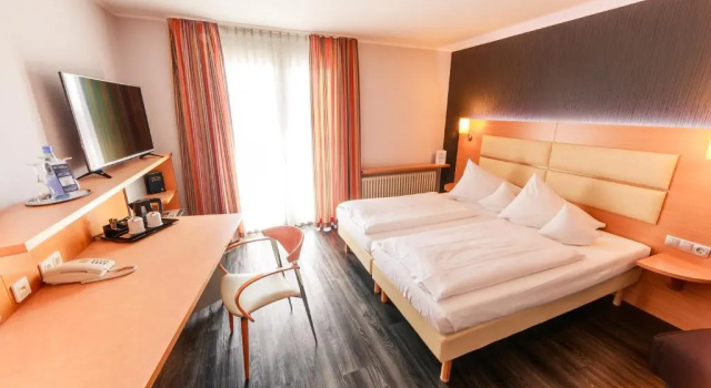 Двухместный номер Comfort PLAZA INN Stuttgart-Ditzingen