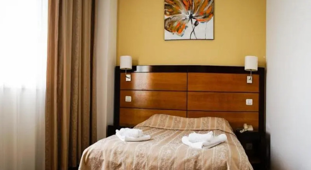 HOTEL CRISS, Prenota Hotel Settore 6 Bucarest