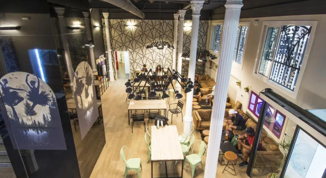 Кровать в общем номере Safestay Barcelona Gothic