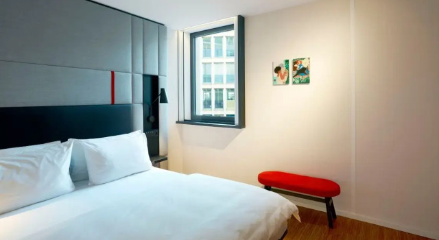 Двухместный номер СitizenM Отель citizenM Paris Champs-Élysées