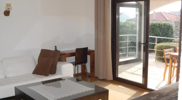 Apartments Karabaic, Varaa Huoneisto Hotellit Kvarner Islands uima-altaalla, Uima-allas