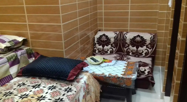 Posh, Nice Foreigner Area Lajpat Ngar Luxury Room