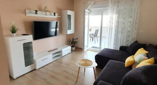 Apartment Milton, Забронировать Апартаменты/квартира Сегет Доньи Трогир