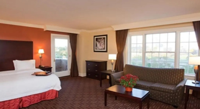 Одноместный люкс Hampton Inn & Suites Stamford