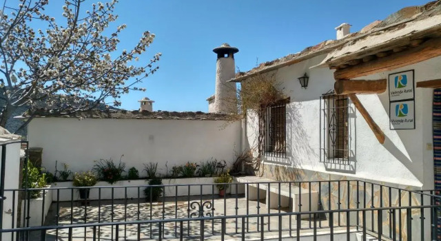 Casas Rurales Encarnita, Забронировать Отель Бубион La Alpujarra, рядом с Casa Alpujarreña