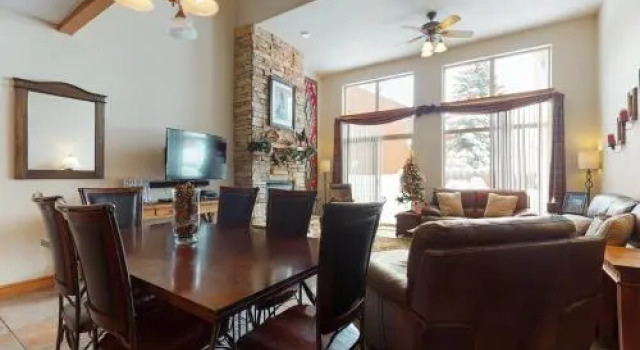 Whispering Pines 924