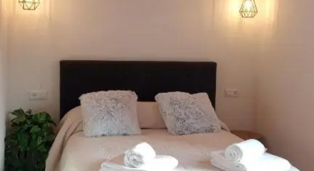 Трёхместный номер Standard с балконом La Villa del Sastre