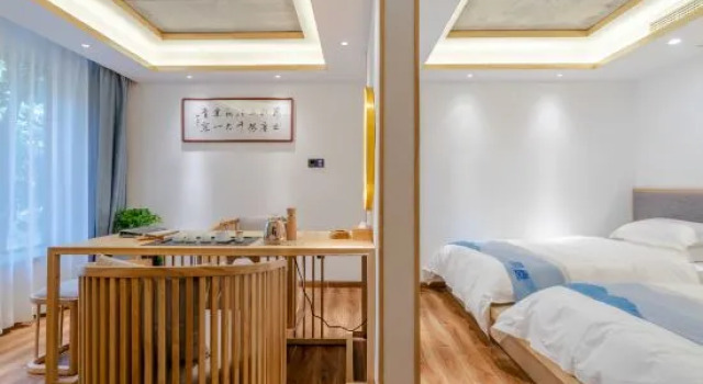 Люкс Hefei Leiyuan Boutique Homestay (Leijie Night Market Square)
