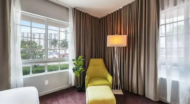 Четырёхместный номер Deluxe Alamo Hotel