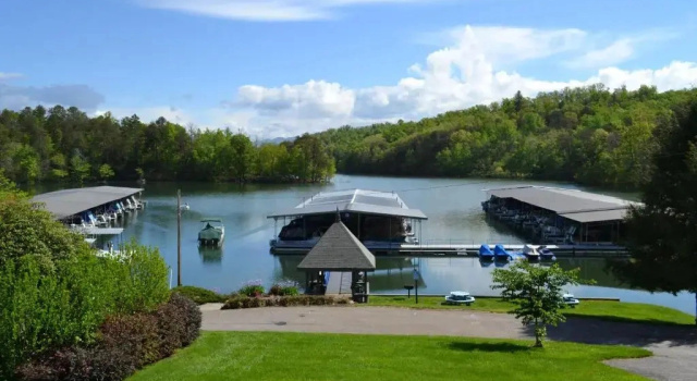 Двухместный люкс с видом на озеро Boundary Waters Resort & Marina