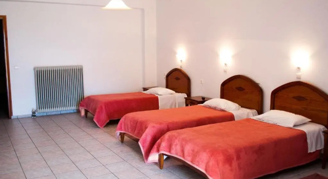 Трёхместный номер Standard с балконом и с видом на горы Hotel Gigilos Omalos
