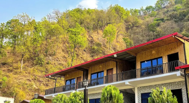 Euphoric Tiger Resort, Rezerwuj Ośrodek wypoczynkowy Hotele w Uttarakhand z basenem, Basen