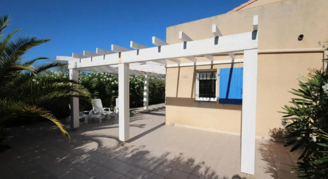 Belle villa 3 chambres grande terrasse vue réserve naturelle dans résidence sécurisée avec piscine commune 800m de la mer Un vrai Havre de Paix LRCS107