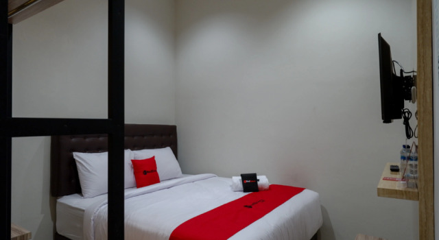 RedDoorz @ Jalan Kartini Semarang, Book Hotel Hoteller i Semarang med parkering, nær Semarang Grand Mosque, Parkering