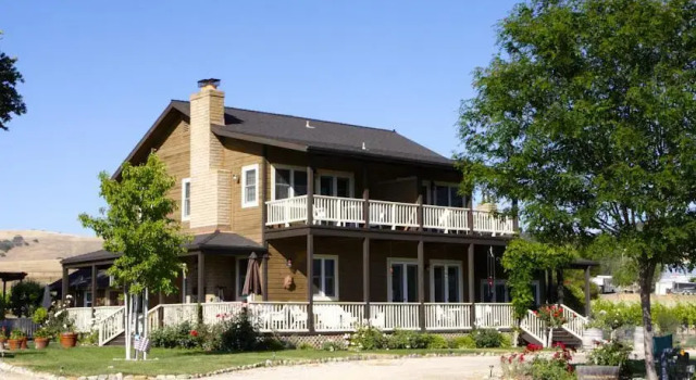 Honey Oak House at Laraneta Vineyards, Book Hotel Atascadero Paso Robles Wine Country