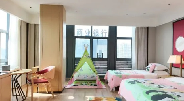 Семейный тент с видом на город ECHENG Yicheng Hotel (Chongzuo South Station Aegean Shopping Center)