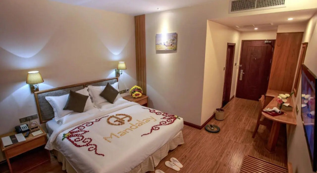 Номер Deluxe Golden Hotel