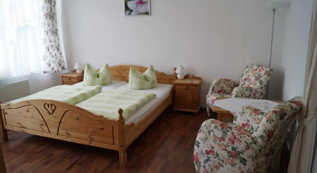 Апартаменты Hotel Am Kurpark