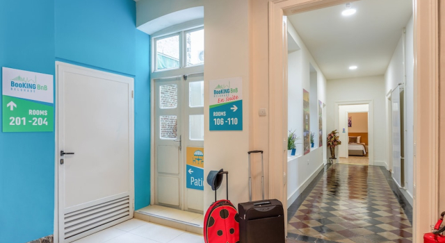 Booking BnB, Забронировать Отель «постель и завтрак» Отели Белграда 3 звезды, рядом с Военный музей, 3*