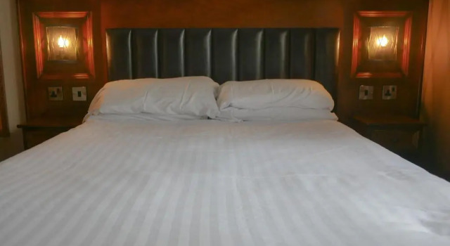Номер Deluxe Crown & Anchor Inn
