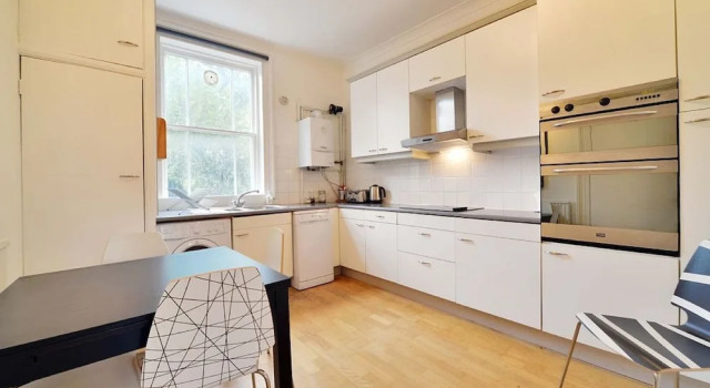 Quaint 3 bedroom garden flat in the heart of Camden Town.