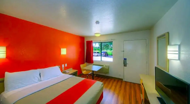 Четырёхместный номер Standard Motel 6-Bradenton, FL