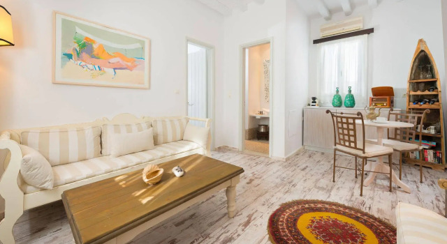 F Fine Suites- Adults Only