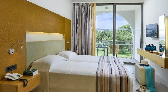 Номер Standard с балконом Caravia Beach Hotel