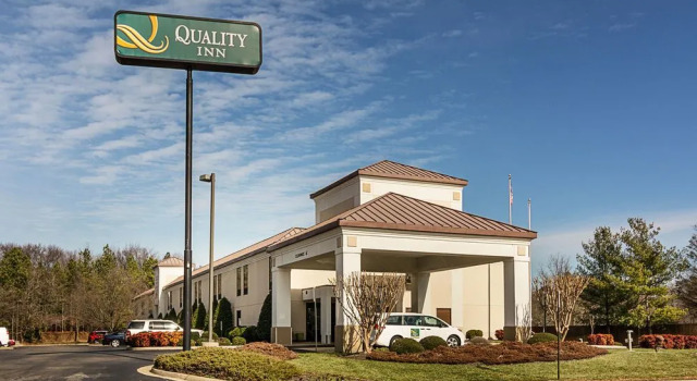 Comfort Inn Richmond Airport, Varaa Hotelli Hotellit Minnesota pysäköinnillä, Pysäköinti