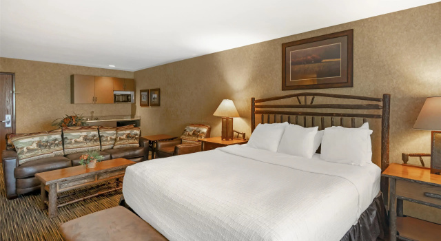 Двухместный люкс Best Western Plus Kelly Inn and Suites