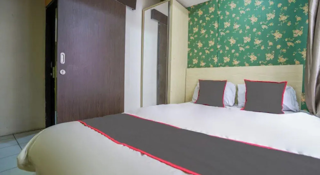 Люкс OYO 94052 Apartement Gateway Cicadas by Guling Property