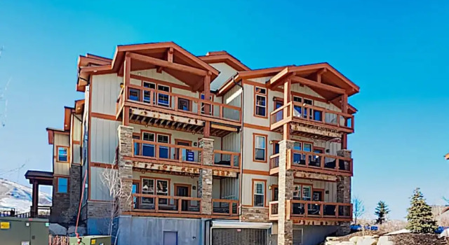 New Listing! Contemporary W/ Lake Views 3 Bedroom Condo, Book Hotel Heber City Utah