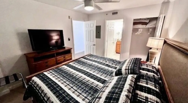 Pelican Beach 2004 1 Bedroom Condo by Pelican Beach Management, Varaa Huoneisto Destin Emerald Coast