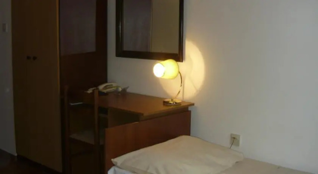 Hotel Tamaris, Book Hotel Kastel Kambelovac Kaštela