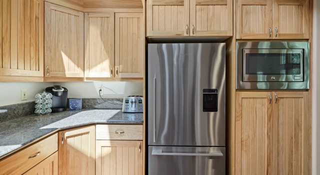 1 Colonial Private Family Vacation Home features Bikes to Explore Sunriver by RedAwning